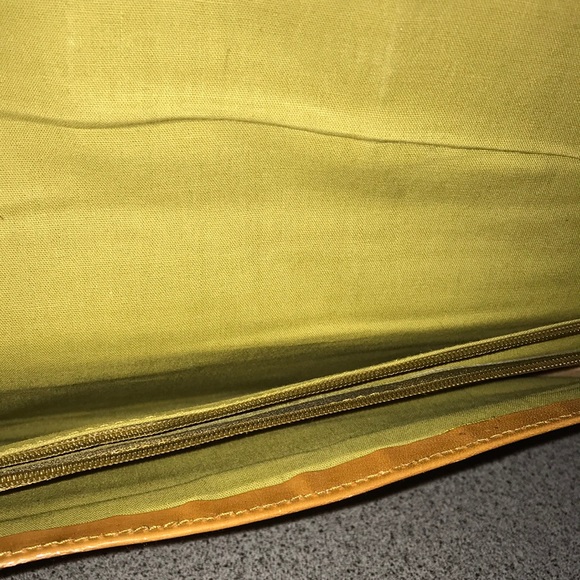 Leather hand clutch - Picture 4 of 7